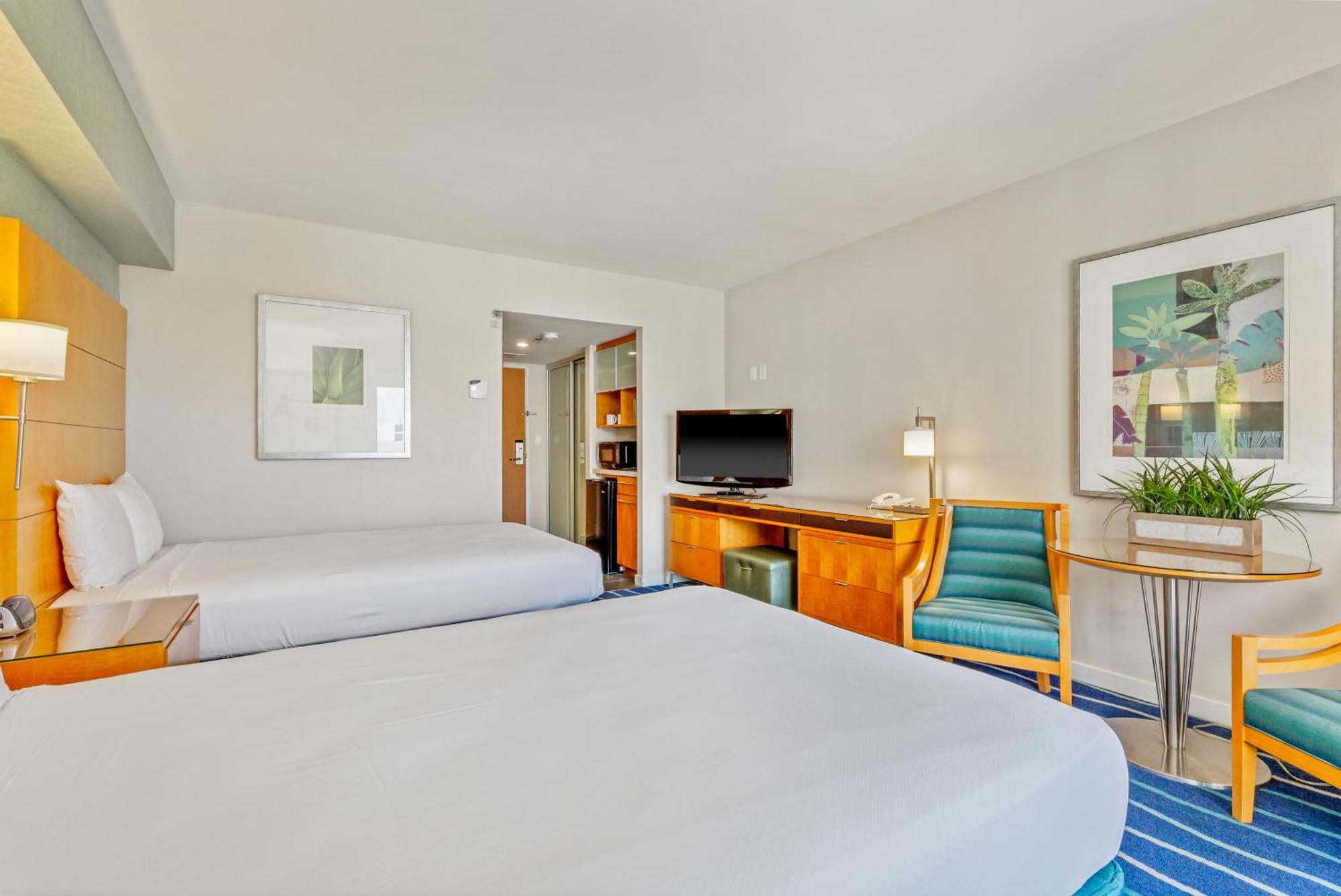 Castle At Ala Moana Hotel โฮโนลูลู ภายนอก รูปภาพ